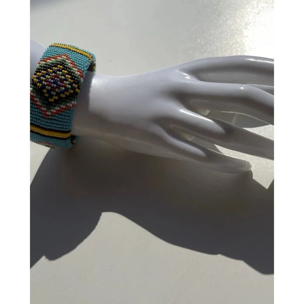 Vintage Handmade Navajo Indian Beaded Bracelet White Blue Red Yellow Sz 7.5”